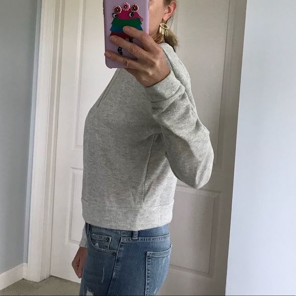 ❤️SIZE LARGE❤️Grey Ruched Sleeve Top - Picture 6 of 6